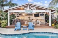 Vacation House, Poolhot-tuboutdoor Kitchen! - Bed and Breakfast Ellenton
