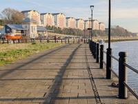 Waterfront Quayside Apartment with secure parking & lift, Ideal for Mobility Users - B&B