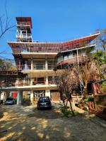 Entire floor with big living space in farmhouse - Chambres d'hôtes Dharamsala
