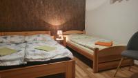 Dreibettzimmer mit eigenem Bad