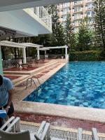 Fully Furnished 3 Bedroom Unit with Pool - Bed and Breakfast Davao