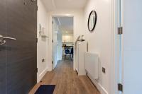 OPK Suites - Stylish City Centre 1 bed Apartment, Near train station, FREE parking Netflix, SLEEPS 4 - Chambres d’hôtes Coventry