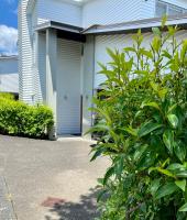 Springfield Garden Home - 4 double bedrooms - B&B