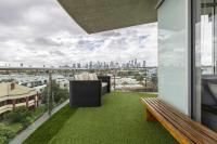 Bright Stay Near Beach With Parking - B&B Melbourne