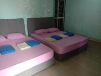 Camera Quadrupla Economy