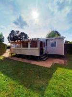 Mobil Home Moderne de 40m2 TOUT CONFORT Camping SIBLU Les CHARMETTES La Palmyre Les Mathes - B&B