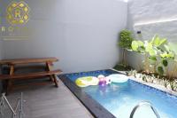 Royal Suites Home Villa 3BR with Private Pool - C6 - Bed and Breakfast Batam Centre