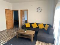 Appartamento con 2 Camere da Letto, Balcone e Terrazza