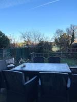 Düsseldorf Messe, 2-bedroom Duplex Apartment with Terrace and Garden - B&B