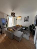 Comfortable Apartment in Bondy - 2 Bedrooms - Ferienwohnung