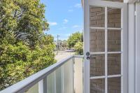 Golden Alma - A Radiant Escape between City & Sand - B&B Melbourne