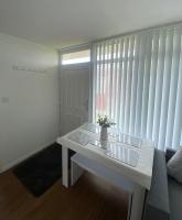 Beautiful 2 Bedroom Chalet 22 Cordova, Selsey - Chambres d'hôtes Selsey