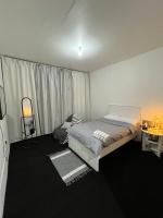 Managa-naga Room901 near Abu Dhabi Mall - Bed and Breakfast