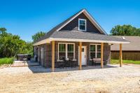 The June Hot tub with king beds on 2 acres - B&B