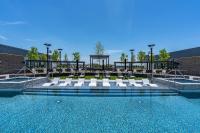Vibrant 1BD 1BA Pool, Gym, HTub, Bowling and More - B&B