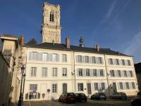 Appartement Vivier - les suites du palais, parking privé, vue cathédrale,2 chambres, by PRIMO C0NCIERGERIE - B&B