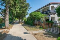 Apartments Mira Sabunike near the sandy beach - By TA Leut Agency - B&B Privlaka