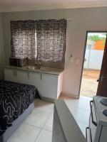 Mikan AirBnB - Bed and Breakfast Otjiwarongo