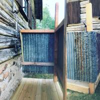 Mysig Fäbod med Öppenspis, WC, Vatten & solceller - Chambres d’hôtes Vikarbyn