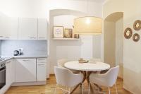 Moderne Zwei Zimmer Altbauwohnung im Stadtkern - Chambres d’hôtes Wiener Neustadt