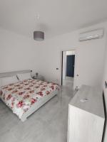 The Blue House - Parking Space Included - B&B Minturno