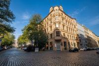 Große Altstadtwohnung im Zentrum mit Balkon - Super Lage - Chambres d’hôtes Magdebourg