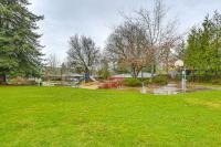 Autzen 4 Mi Away, Fenced Yard for Your Dog - Bed and Breakfast Eugene
