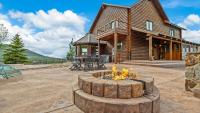 Ski and Ride Mountain Haus - Hot Tub, Fire Pit, Game Room & Deck - B&B