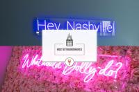 Hey Nashville Dolly Denim Dual Townhomes - Bed and Breakfast Nashville