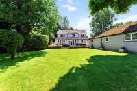Beautiful 2 bedroom property in Sutton - B&B