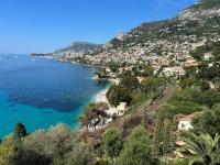 Laureto beach & E1027-Le Corbusier - B&B