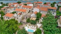 Luxury stone house with pool-Alba - B&B
