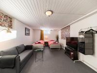 Lantligt gästrum med gratis wifi & bastu - B&B Motala