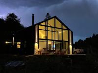 Moderna Casa entre Campo de Frambuesas - B&B