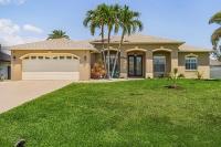 Family Friendly - Private Pool - Sleeps 10 - Ferienwohnung Cape Coral