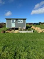 Lower Trewern Shepherds Hut - B&B Madron