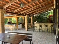 Casa De Crescenzo con piscina - B&B Bellona