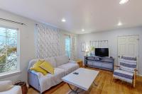 Downtown Lake Cottage - Ferienwohnung