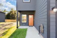 3BR 2 & half Bath Townhouse Modern Spacious Retreat Near Lake Conroe! - B&B