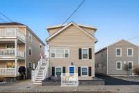 Lux 3BR Coastal Retreat with 4 Free Seaside Beach Badges - B&B