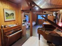 AirBee&Bee - Creux du Van - B&B