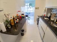 beachfront room with double bed and AC in a shared apartment - B&B Rio de Janeiro