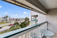 Hot tub Heated Pool Balcony Near Beach Balcony - B&B Galveston