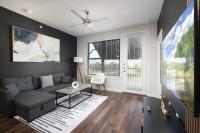 Stylish 2BR w Pool,Gym,Prking-Near Rvrwalk & Dome - B&B San Antonio