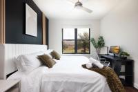 Cozy 2BR-w Parking, Near Rvrwalk, Dome & Conv Ctr - B&B San Antonio