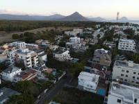 Private Villa & Pool, steps from the Beach - B&B Flic en Flac