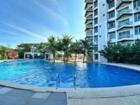 Bright Apartment in Klebang - Bed and Breakfast