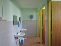 Camera Doppia con Letti Singoli e Bagno in Comune