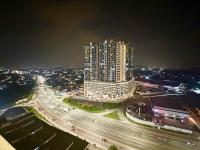 Symphony Tower - Self Check in, Privacy, Epic City View, Netflix, Free Parking - Bed and Breakfast Cheras