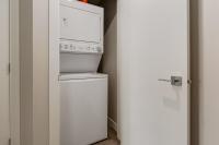 Free Heated Parking, Close to DT, Pet Friendly - B&B Calgary